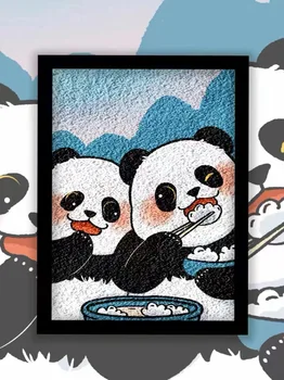 Симпатичная панда, нарисованная разноцветной краской масляной краской и красочной и простой детской рукой с цветной росписью - Изображение 1  