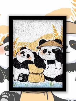 Симпатичная панда, нарисованная разноцветной краской масляной краской и красочной и простой детской рукой с цветной росписью - Изображение 2  